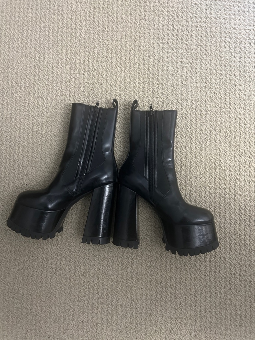 Jeffrey Campbell Black Lug Platform Chelsea Boots - Picture 2 of 2